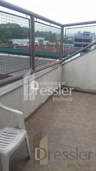 Vista da varanda com grade metálica de uma propriedade em Lajeado.
