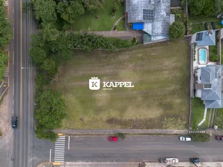 Vista aérea do terreno e da propriedade residencial em Lajeado, Brasil.