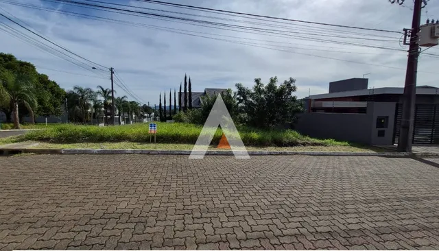 Vista da fachada e área externa de uma propriedade em Lajeado, Brasil.