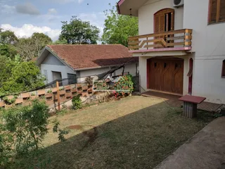 Casa com 4 dormitórios, foto 1