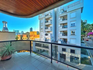 Vista da fachada de um prédio residencial em Lajeado, Brasil.
