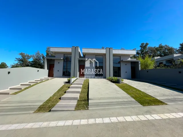 Casa geminada com 2 dormitórios