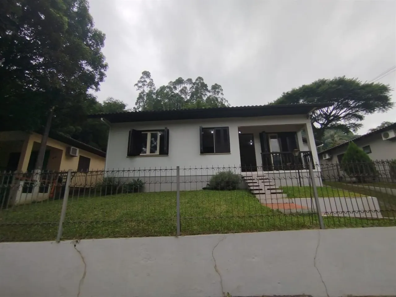 Casa com 4 dormitórios, foto 1
