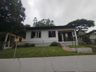 Casa com 4 dormitórios, foto 1