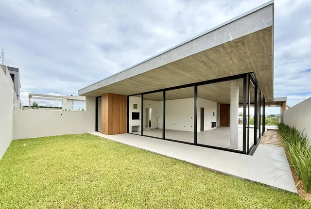 Casa com 4 dormitórios