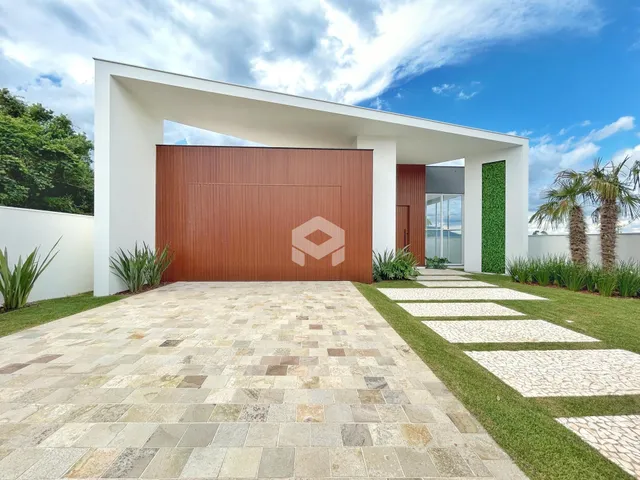 Casa com 4 dormitórios