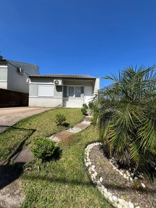 Casa geminada com 2 dormitórios