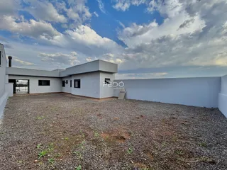A fachada de uma casa moderna em Lajeado, Brasil.