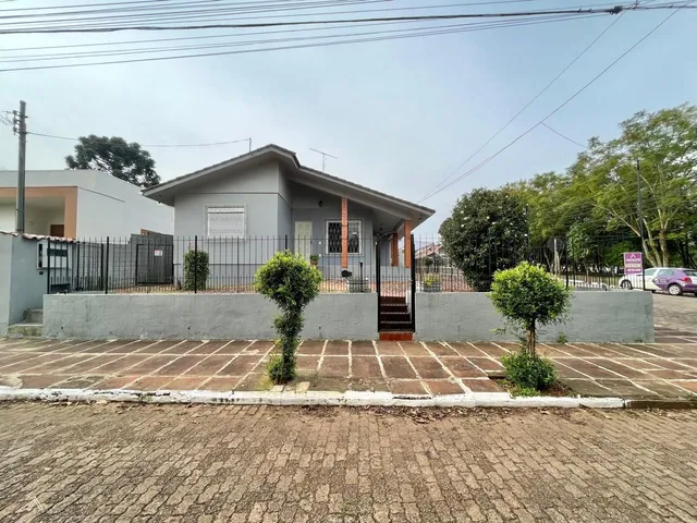 Casa com 4 dormitórios