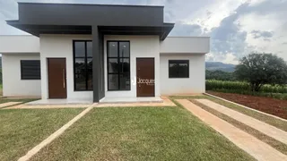 A fachada moderna de uma casa em Lajeado, Brasil.