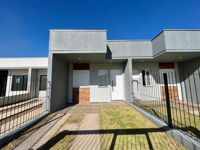 Casa geminada com 2 dormitórios