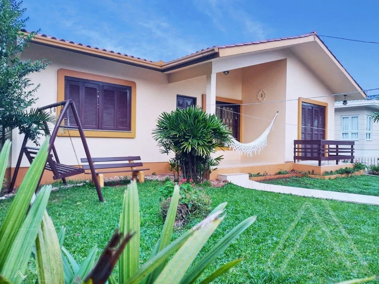 Casa com 5 dormitórios, foto 1