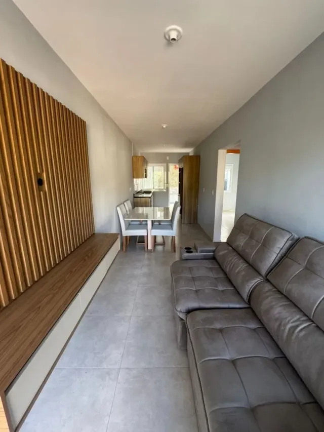 Casa geminada com 2 dormitórios