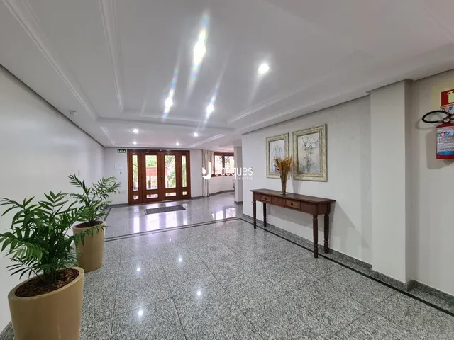 Corredor interno de uma residência em Lajeado, Brasil.