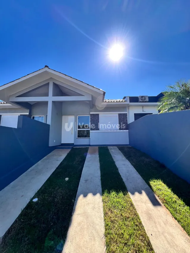 Casa geminada com 2 dormitórios
