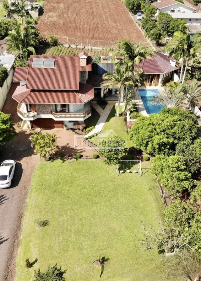 Casa com 4 dormitórios
