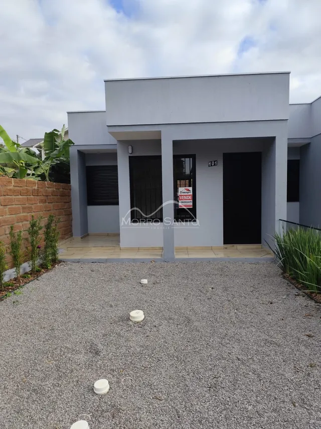 Casa geminada com 2 dormitórios