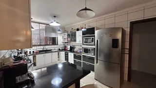Casa com 5 dormitórios, foto 8
