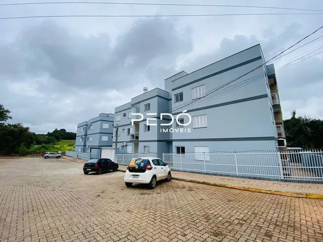 Fachada de um prédio residencial moderno em Lajeado, Brasil.