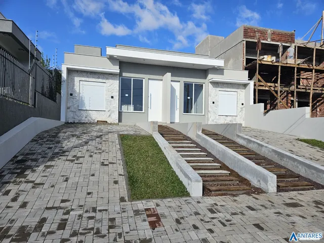 Casa geminada com 2 dormitórios