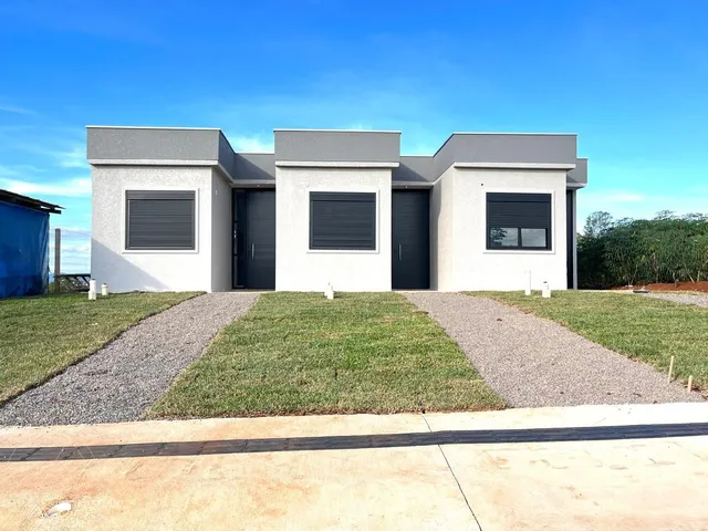 Casa geminada com 2 dormitórios