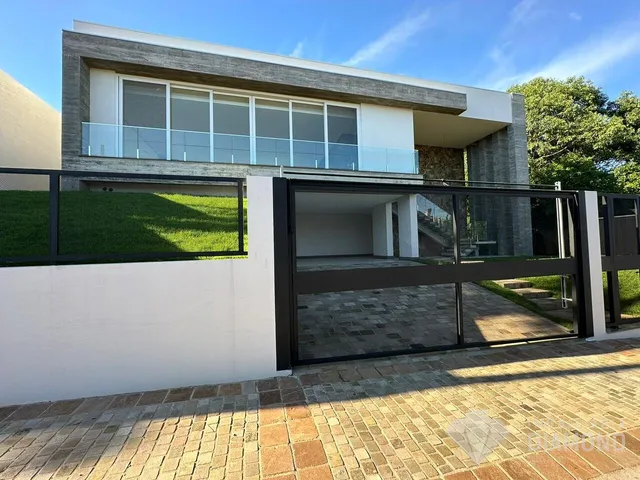 Casa com 3 dormitórios