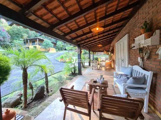 Uma vista do jardim de uma propriedade em Lajeado, Brasil.