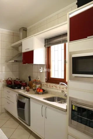 Foto da cozinha de um imóvel em Lajeado, Brasil.