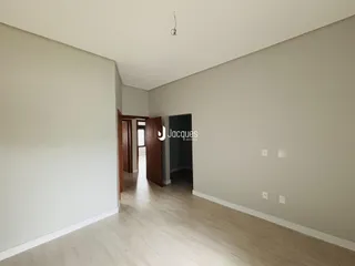 Hall de uma propriedade em Lajeado, Brasil, mostrando o corredor interno.