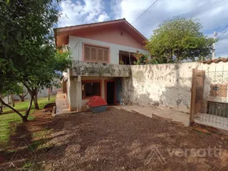 Casa com 4 dormitórios, foto 1