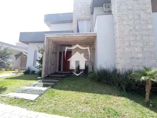Casa com 4 dormitórios, foto 1