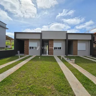 Casa geminada com 2 dormitórios, foto 1