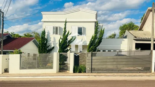 Casa com 3 dormitórios
