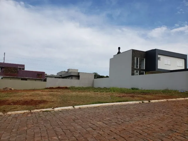 Foto da fachada de uma residência em Lajeado, Brasil.