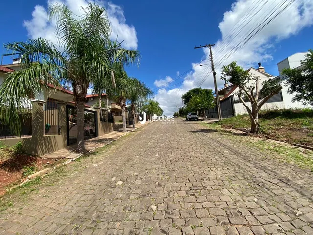 Vista da rua e casas em Lajeado, Brasil.