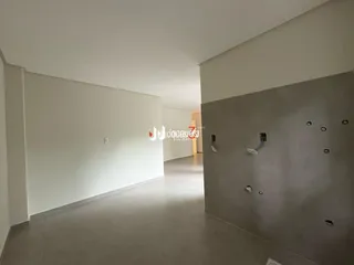 Corredor interno de uma residência em Lajeado, Brasil.