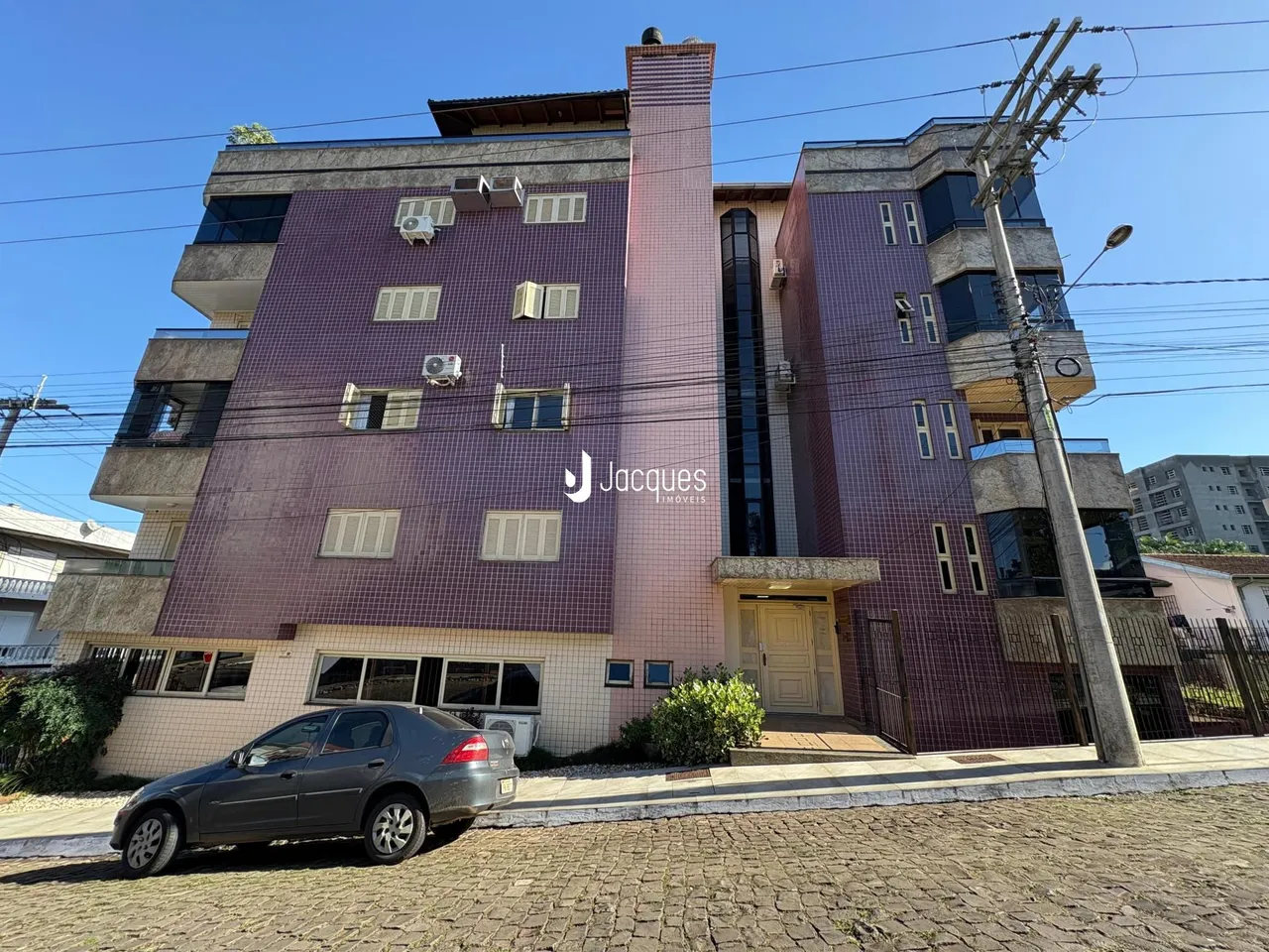 Fachada de um prédio residencial em Lajeado, Brasil.