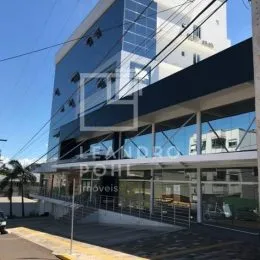 Fachada de um prédio moderno em Lajeado, Brasil.
