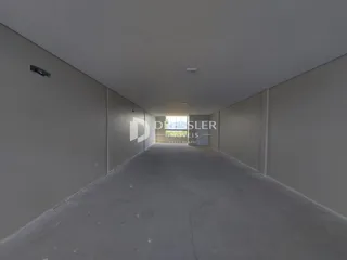 Corredor longo de um imóvel em Lajeado, Brasil.