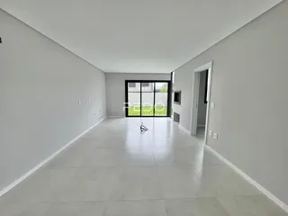 Hall de entrada de um imóvel em Lajeado, Brasil.