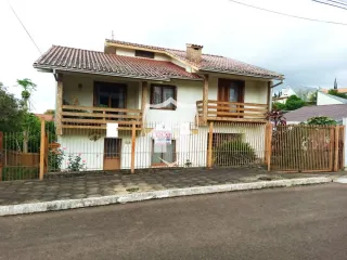 Casa com 4 dormitórios, foto 1