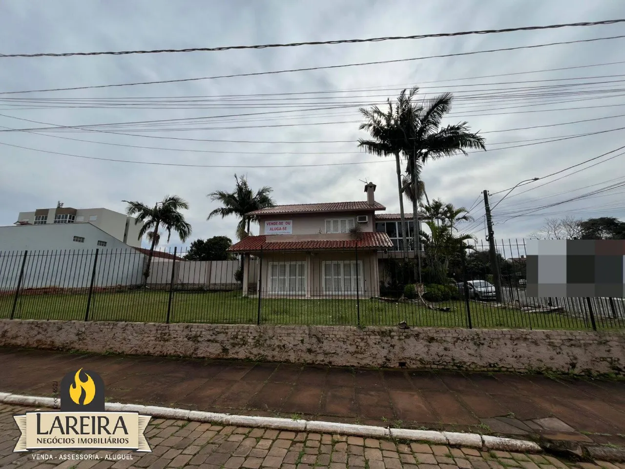 Casa com 4 dormitórios, foto 1