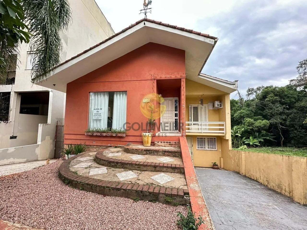 Casa com 4 dormitórios, foto 1