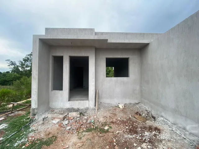 Casa geminada com 2 dormitórios