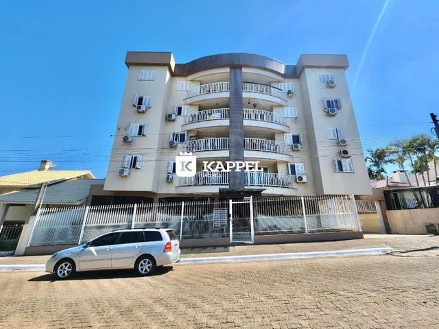 Fachada de um prédio residencial de vários andares em Lajeado, Brasil.