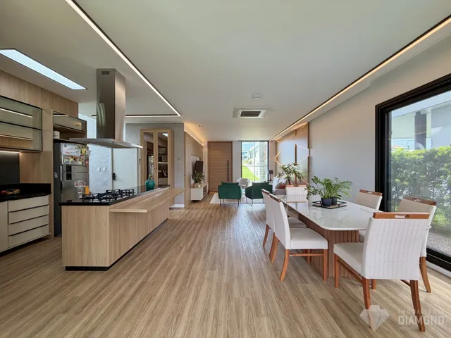 Casa com 4 dormitórios, foto 4