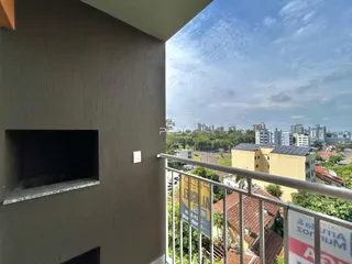 Vista da fachada e varanda de um imóvel em Lajeado, Brasil.