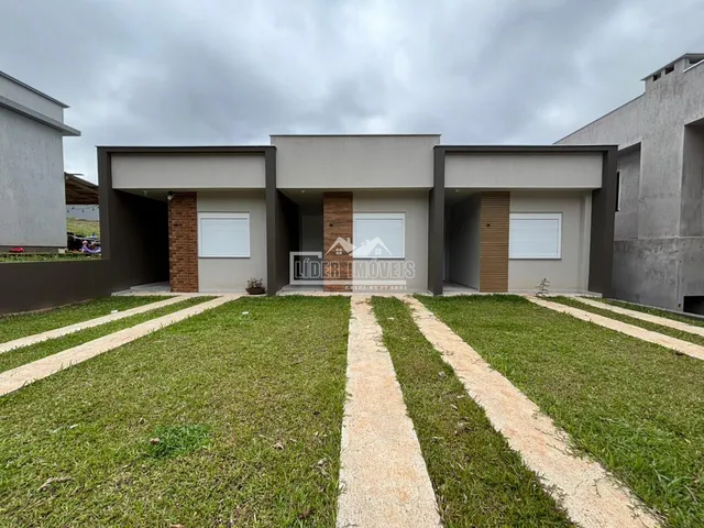Casa geminada com 2 dormitórios