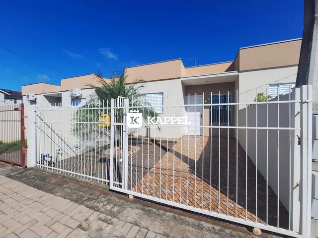 Casa geminada com 2 dormitórios