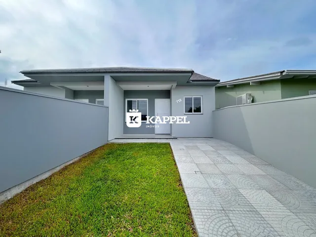 Casa geminada com 2 dormitórios